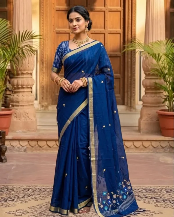 राजसी इंडिगो आरी साड़ी