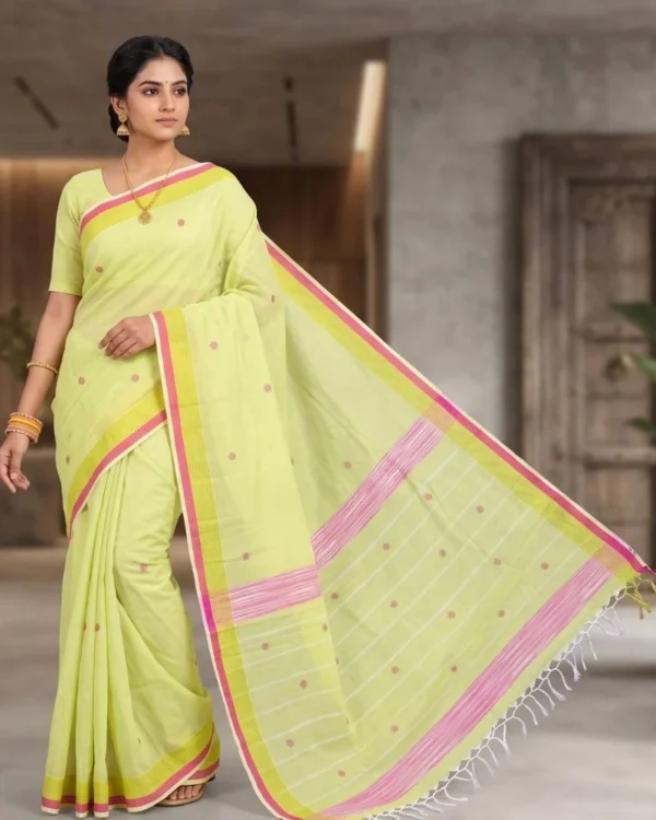 पिस्ता रंग बूटी साड़ी