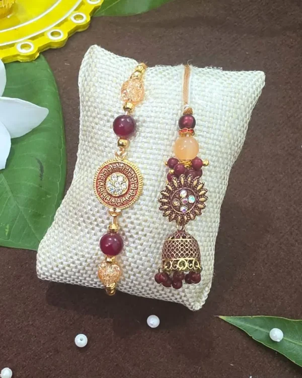 राजसी कपल राखी